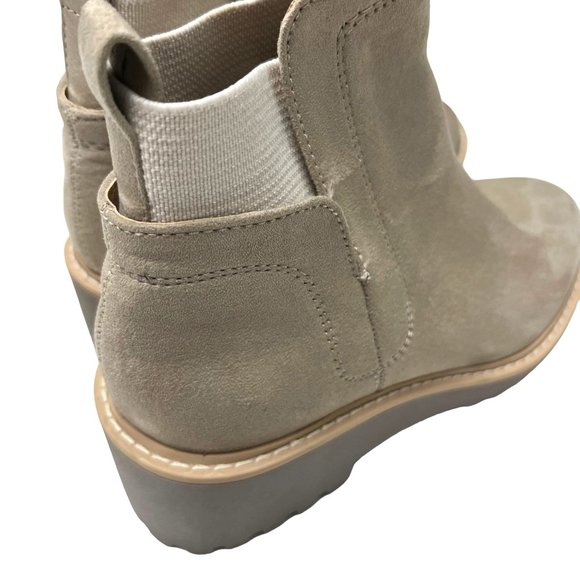 Dolce Vita Size 6.5 Rango Tan Faux Suede Ankle Boots Wedge Booties Lug Sole - Picture 5 of 11